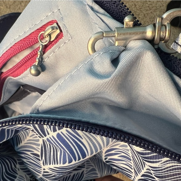 Baggallini Metro Convertible Backpack with RFID Wristlet - Picture 12 of 12